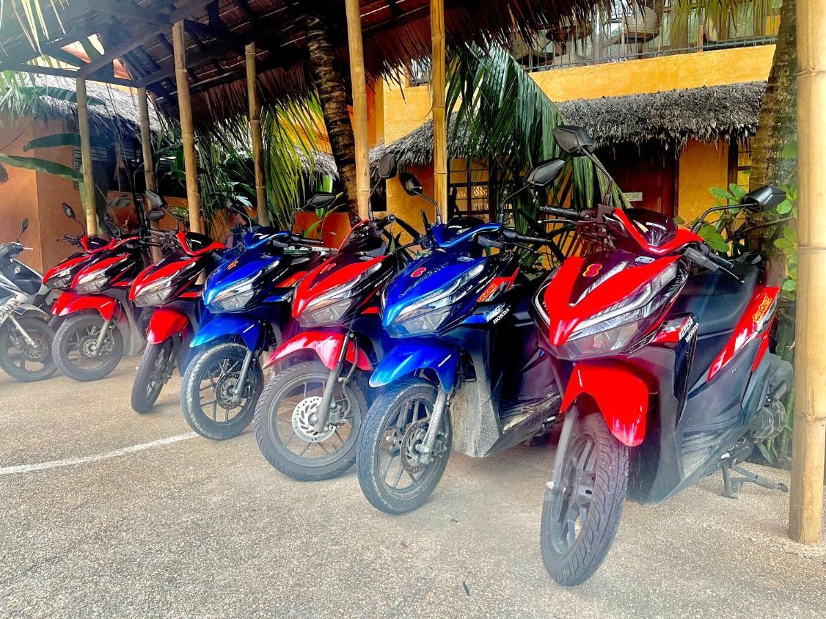 Coco Grove Beach Resort, Siquijor Island Exterior foto Honda Click 125i