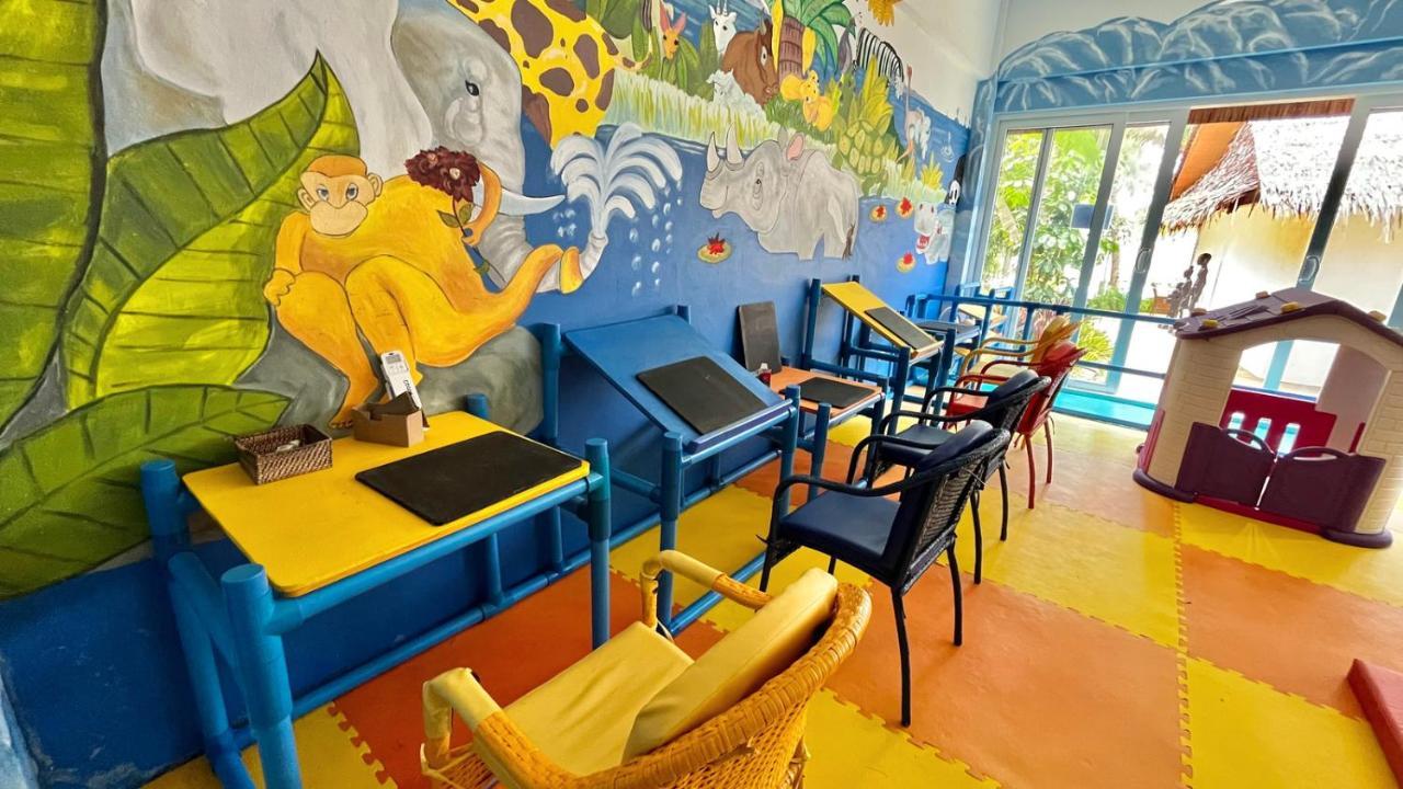 Coco Grove Beach Resort, Siquijor Island Exterior foto The Children's Museum of Oakville