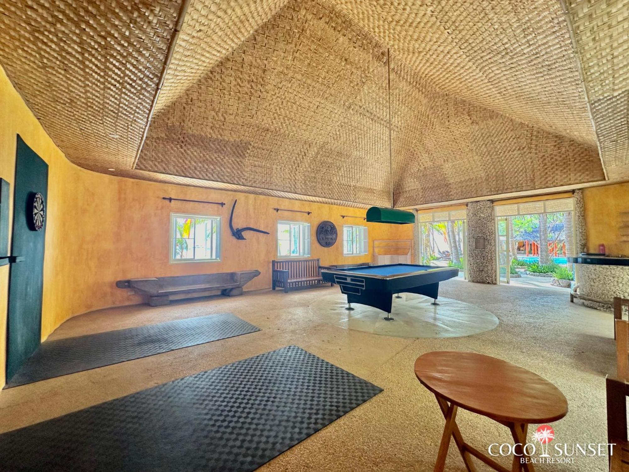 Coco Grove Beach Resort, Siquijor Island Exterior foto The interior of the clubhouse