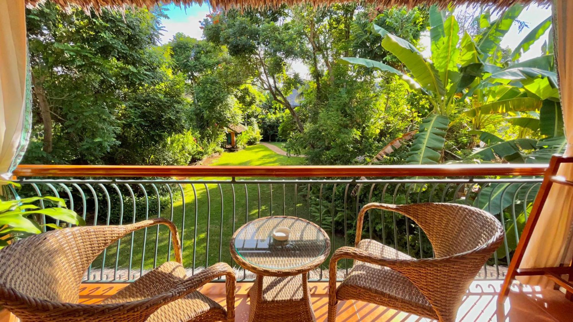 Coco Grove Beach Resort, Siquijor Island Zimmer foto View from the balcony of a villa at the resort